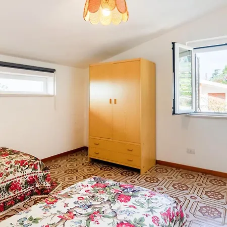 Splendida Con Vista Sull'isola Di 아파트